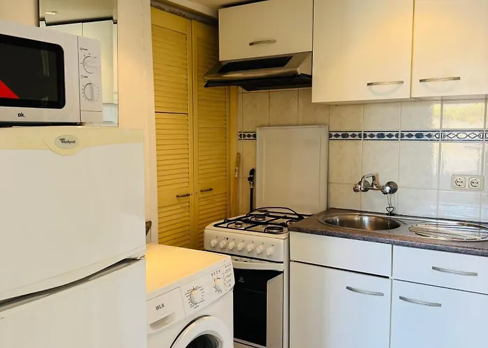 Strandhuisje Quarles Apartment *